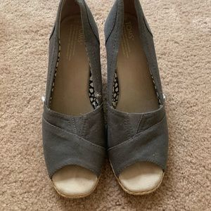 Toms grey peep toe 8.5